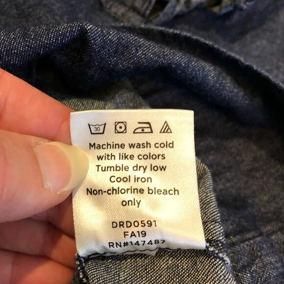 Draper James chambray denim blue ruffle front eyelet sleeve shift dress size 10 - Picture 10 of 15